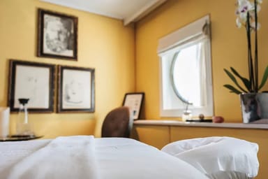 trafalgar-reverie-spa-massage-therapy-room