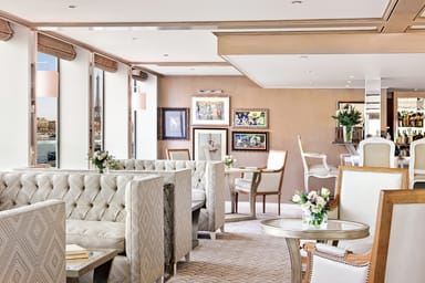 Trafalgar Dreamer Blue Danube Lounge 01