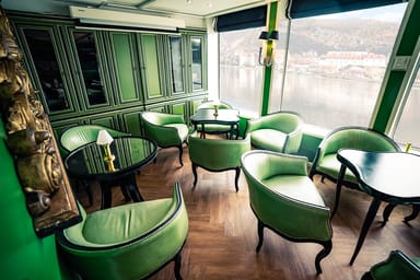 Trafalgar Reverie Captains Club 5