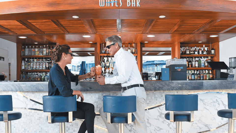 Waves Bar
