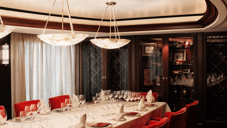 THE VINTAGE ROOM