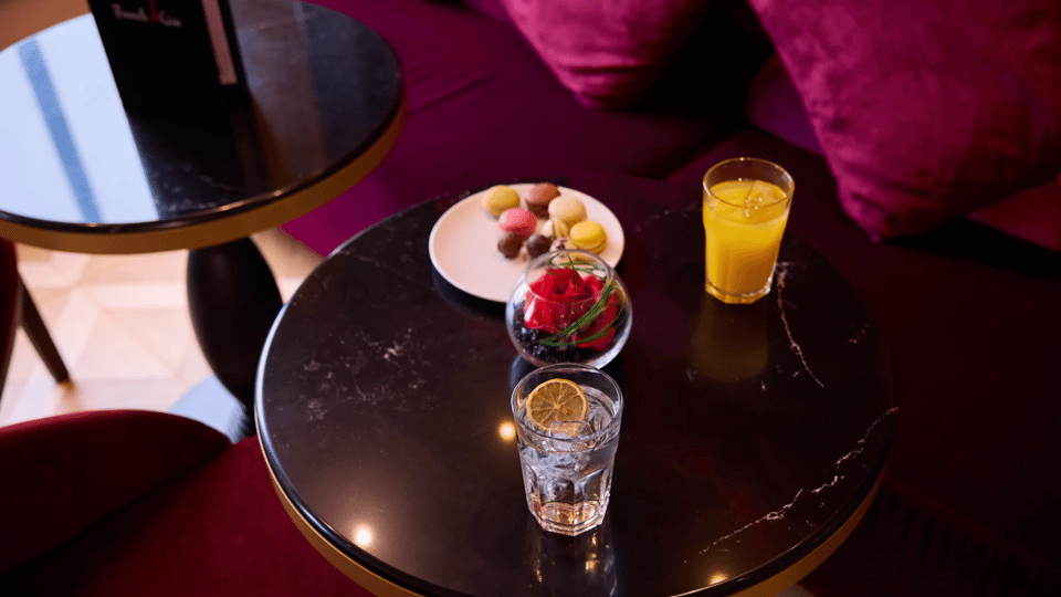 2504_int_02_06_frenchkiss_bar_lounge_3395