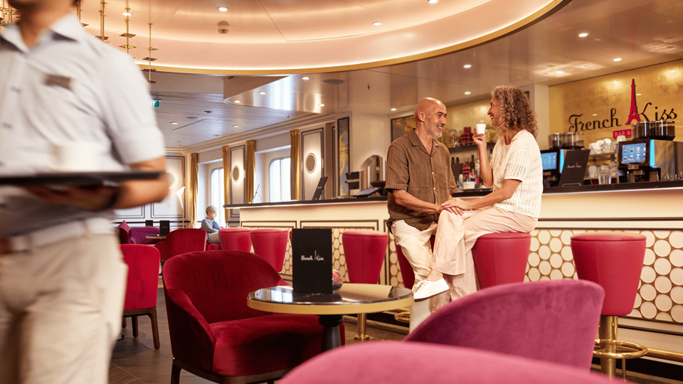 2504_int_02_06_frenchkiss_bar_lounge_3604_nu_4_3