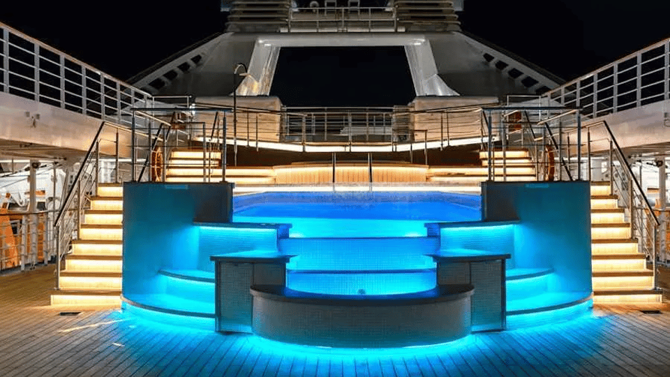 imgi_4_Star_Breeze_pool_lighting